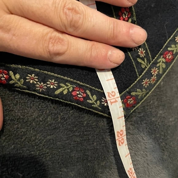 Wool Blend Folk Vest 🤍 - Picture 10 of 10